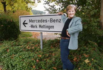 Merkel vor Mercedes-Werk